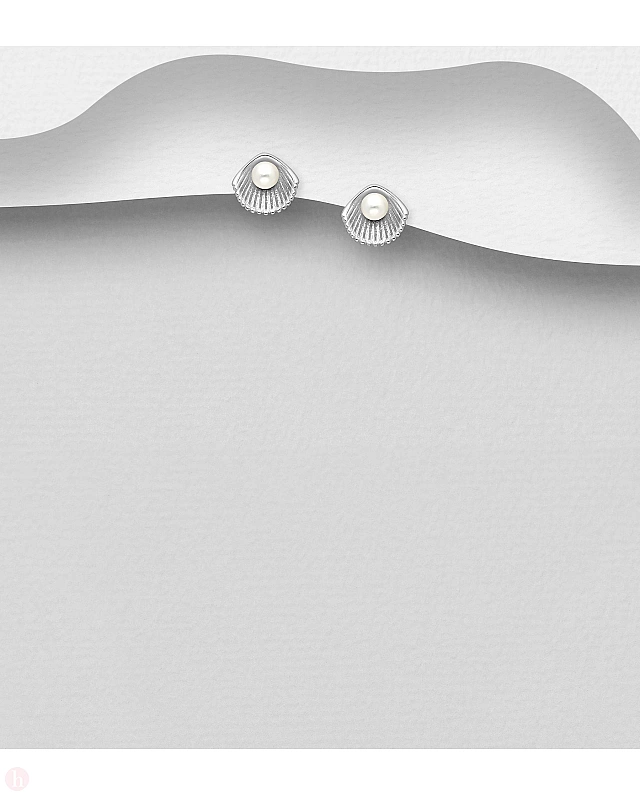 Cercei mici din argint model scoica cu perla