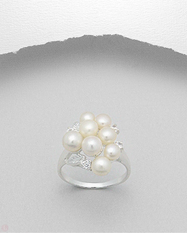 Inel argint cu 8 perle de cultura si cristale de Cubic Zirconia