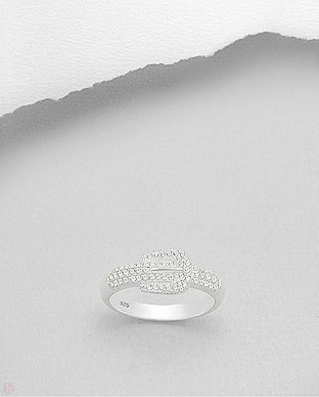 Inel din argint model catarama decorat cu cristale albe
