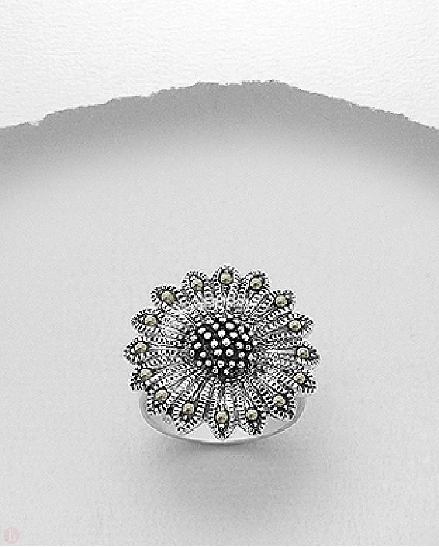Inel din argint model floare cu marcasite